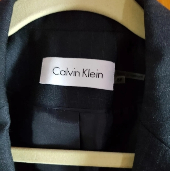 CALVIN Klein - Picture 5 of 10